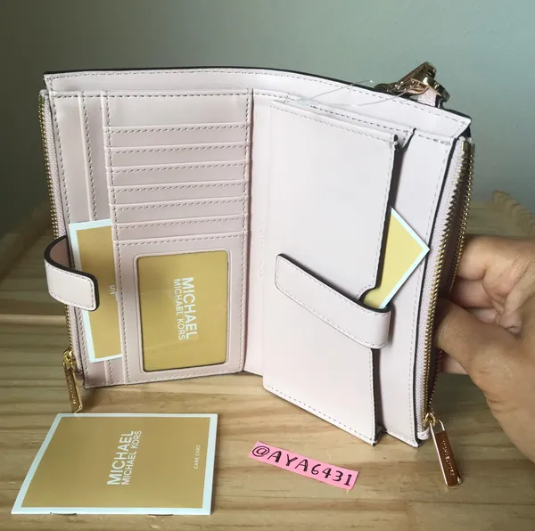 Michael Kors Wallet - Image 5