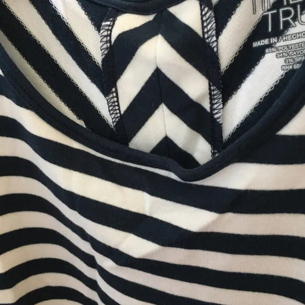 FINAL MARKDOWN Ladies time and tru top medium 8/10 - Image 2