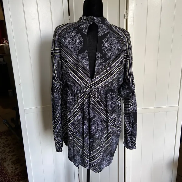 Free People Womens Tunic Size Small Black Print Walking on‎ a Dream Blouse - Image 7