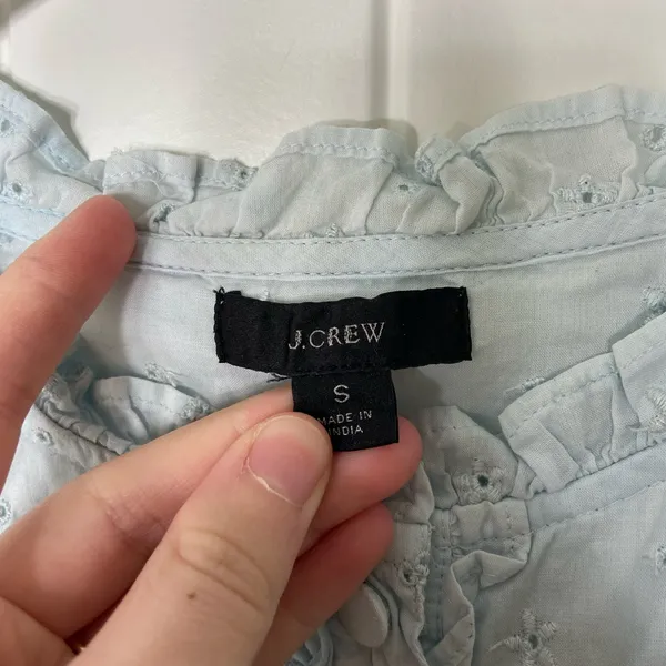 EUC J.Crew women’s pale light‎ blue embroidered ruffle long sleeve blouse small - Image 4