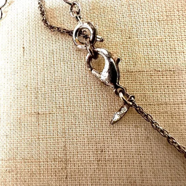 Avon triple teardrop vintage pendant necklace - Image 6