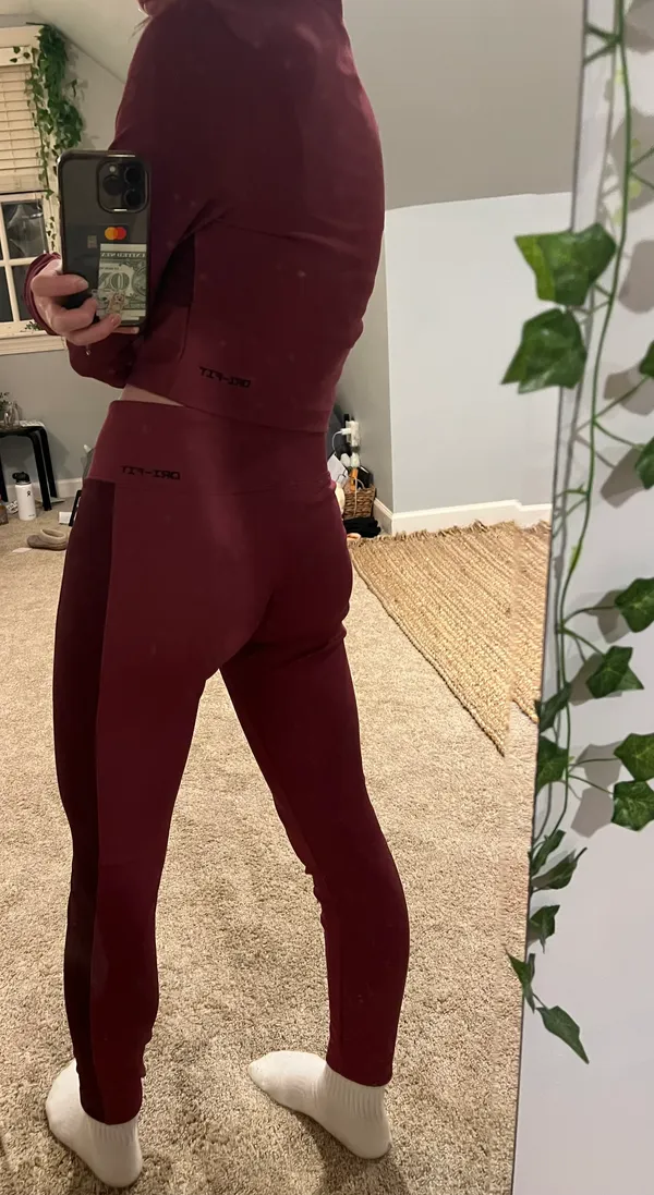 Nike Athletic Wear Set - Image 3