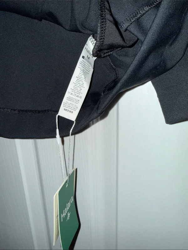 HALARA Black Single-Breasted Blazer with Flap Pockets - Image 2