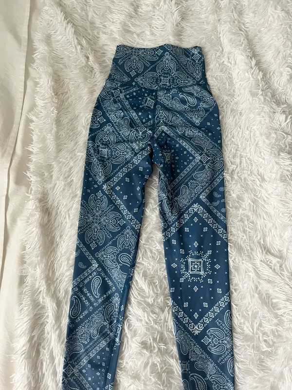 Crossover Bandana Print Leggings - Image 2