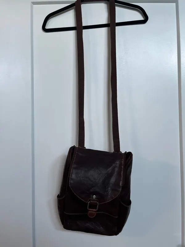 Unisex Brown Leather Backpack/Crossbody - Image 4