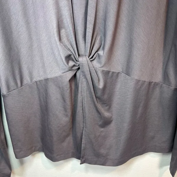 Athleta Essence Open Twist Back Shirt Top Gray Long Sleeves Athletic Sporty Med - Image 8