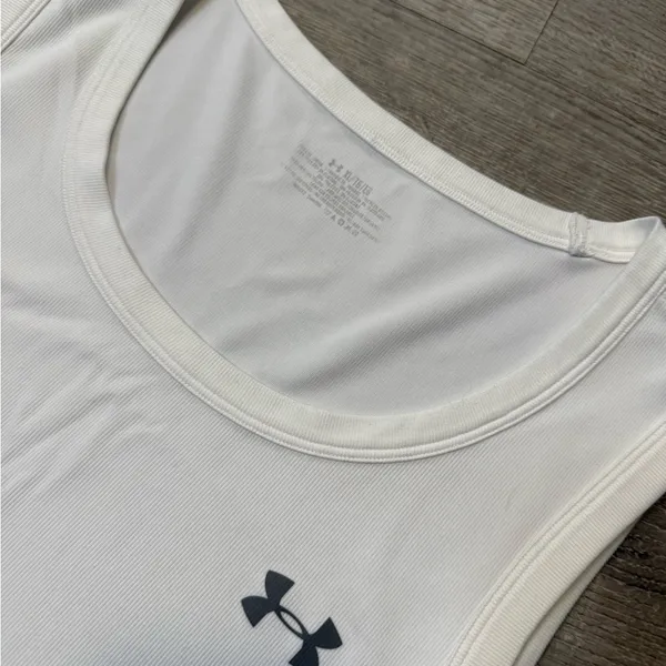 •UNDER ARMOUR• TANK TOP - Image 3