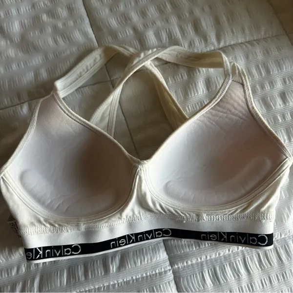 Calvin Klein Women's White Bralette - Image 4