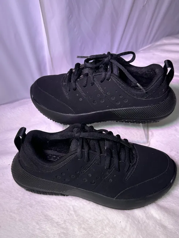 CROCS Men's All-Black Lace-Up Sneaker - Image 4