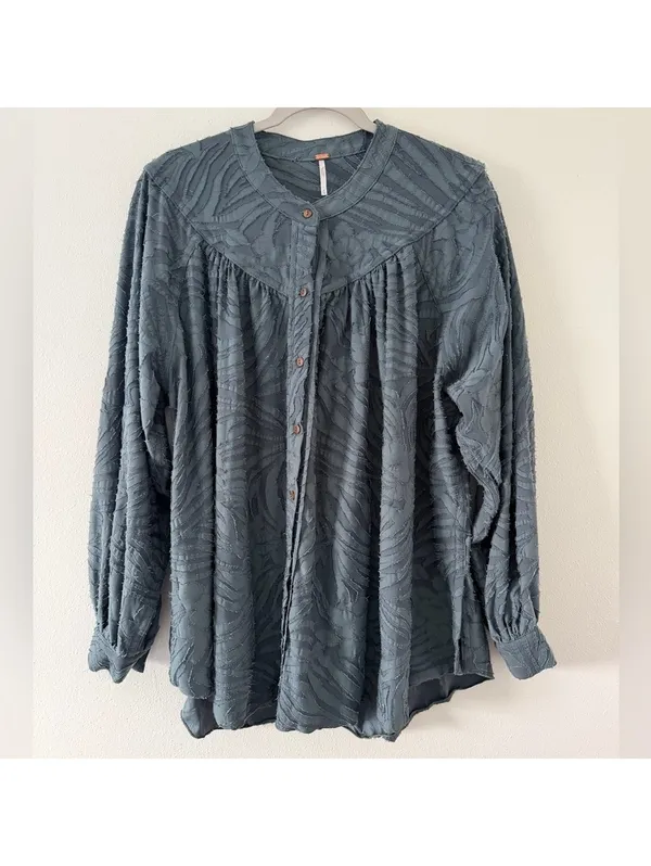 Free People Can’t Stop Dreaming Boho Whimsical Button Down Blouse size medium - Image 8