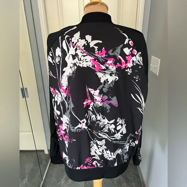 Fabletics Bev Bomber Jacket Size XXL Floral Print Black Zip Up‎ Athleisure Sport - Image 6