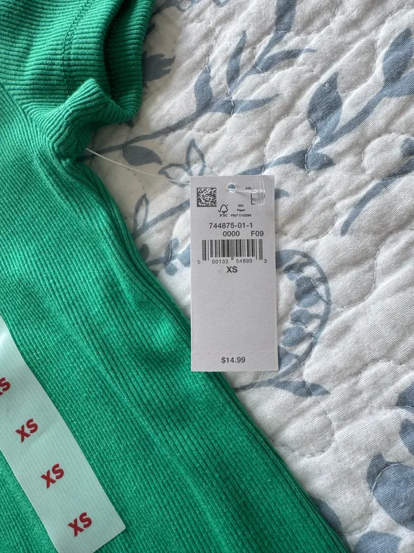 Old Navy Top - Image 2