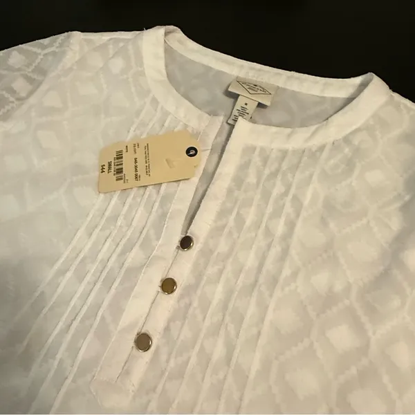 St.‎ John’s Bay White Shirt with Button Detail NWT size small - Image 2