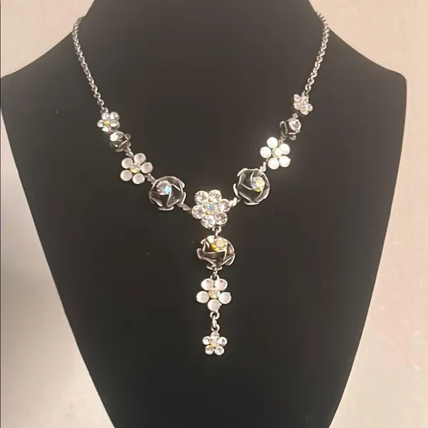 Stunning Gunmetal and Multi-Colored Crystal Floral Y Drop Necklace - Image 7