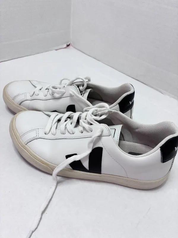 Veja Esplar Leather Low Sneaker White Black Logo - 37 (US 6) - Image 7