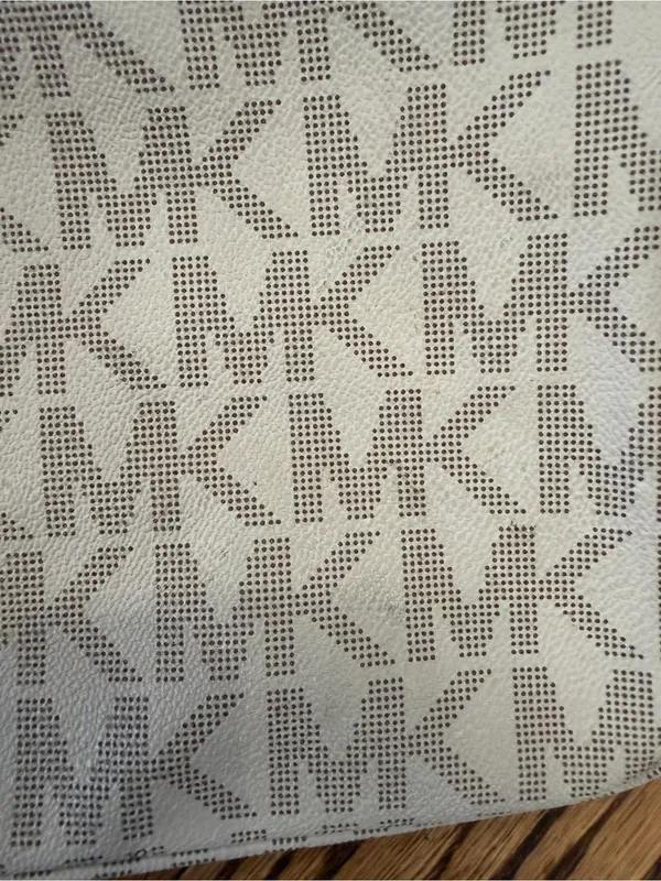 Michael Kors Vanilla Jet Set Travel Signature MK Tote Bag - Image 14