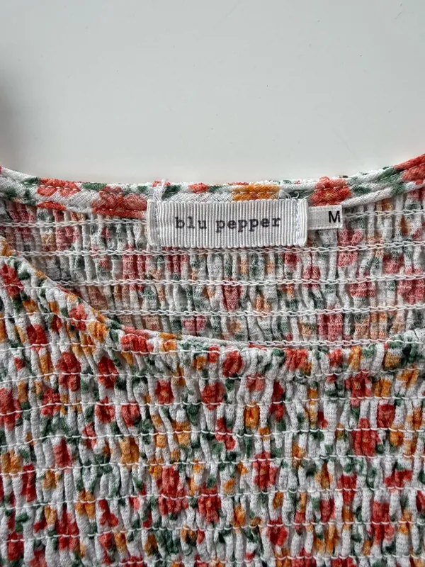 Blu Pepper Floral Smocked Peplum Top size M - Image 7