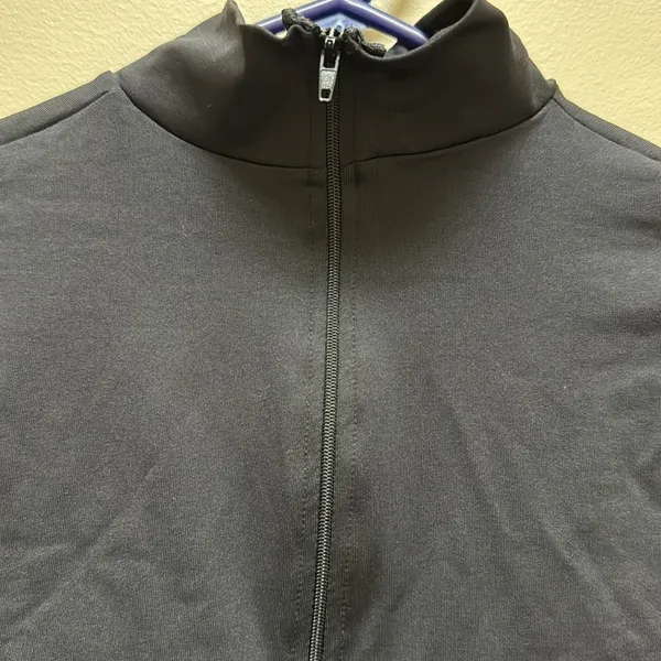Crop black 3/4 top - Image 2