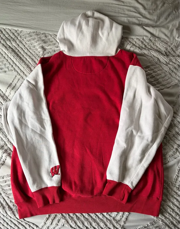 E5 Vintage university of Wisconsin size large hoodie - Image 6