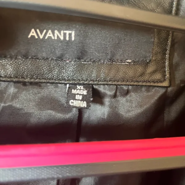 Avanti Black Leather Jacket for Women - Image 2