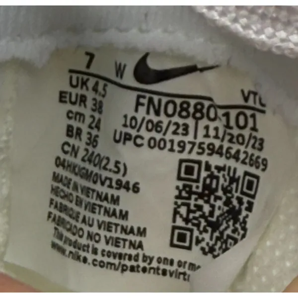 Nike React Infinity Run Flyknit 4 Wide Women’s 7 White FN0880-101 Running Shoe - Image 13