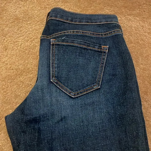 Old navy Boyfriend Jean size 4 - Image 3
