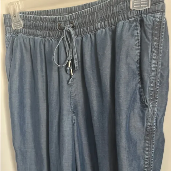 Lands’ End Women’s Casual Chambray Drawstring Ankle Pants - Image 2