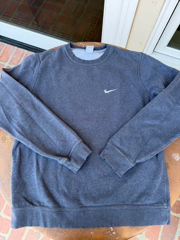 Nike grey crewneck sweatshirt Size L #sweatshirt #athleisure #comfy - Image 4