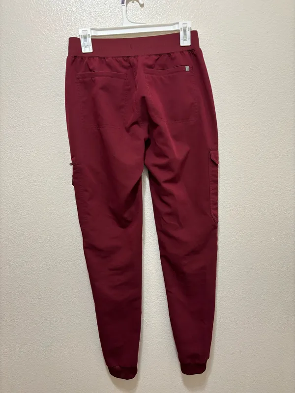 Fabletics Scrubs Set - Image 4