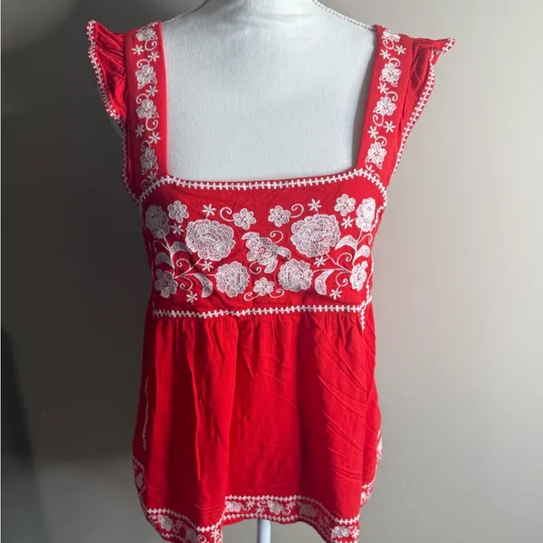 Savannah Jane red embroidered sleeveless top M - Image 2