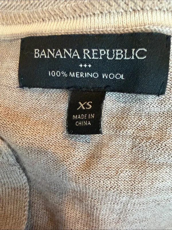 BANANA REPUBLIC merino wool cardigan - Image 5