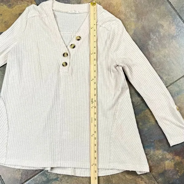 In Loom Ribbed Waffle Knit Long Sleeve Boxy Henley Top Large - Image 3