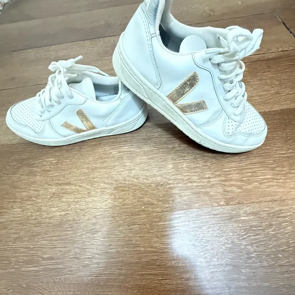 Veja Women's Shoes Size US 6 - Image 6