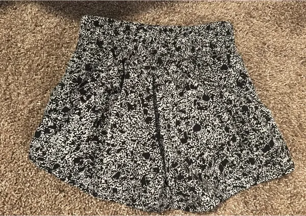 Lululemon Track That High-Rise Shorts 5" - Image 4
