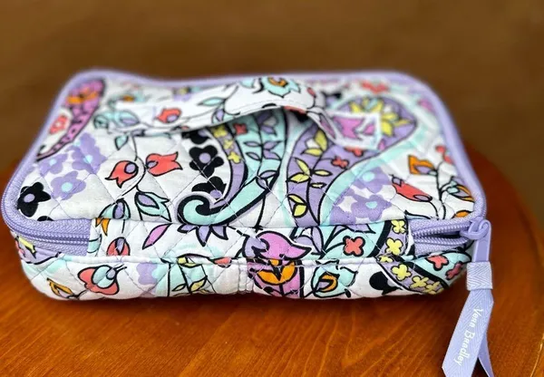 Vera Bradley Make up organizer - Image 4