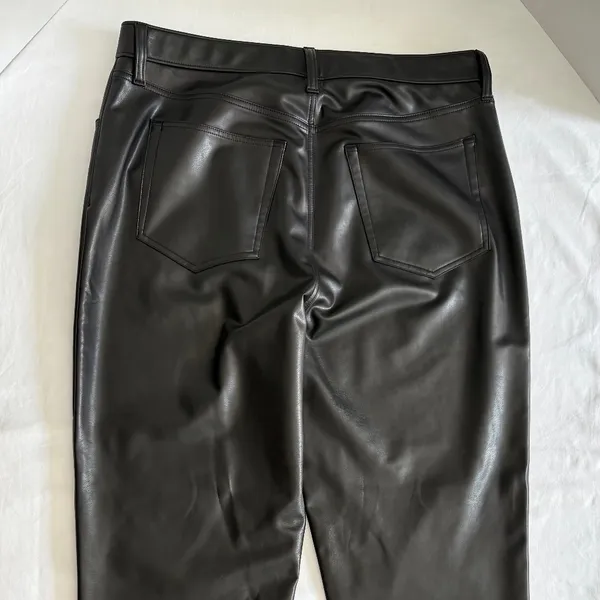 Abercrombie‎ & Fitch Vegan Leather 90s Straight Pant - Size 16. - Image 3