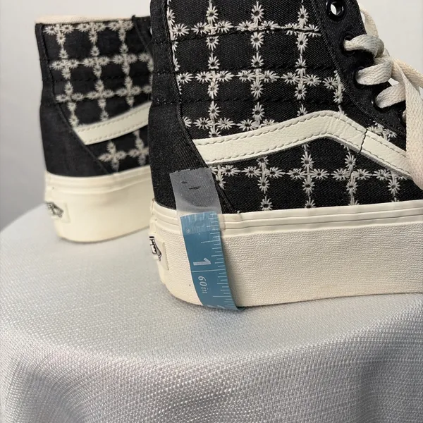 Vans Sk8-Women’s size 5 Hi Platform Black Embroidered High Top Sneakers(B76)✨✨ - Image 6