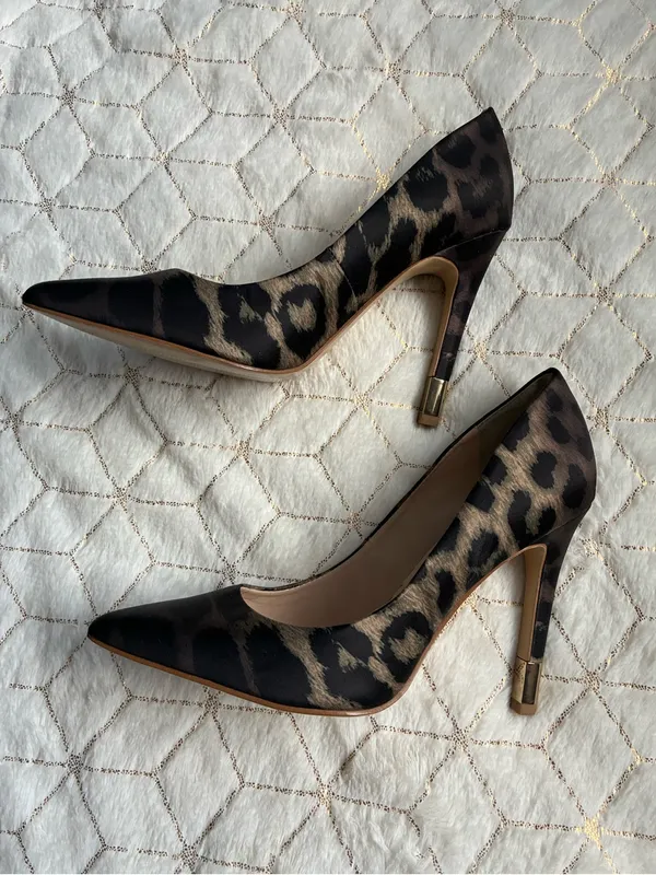 New Guess Leopard Print Pointed-Toe Stiletto Heels in Black and Brown size 6M - Image 4