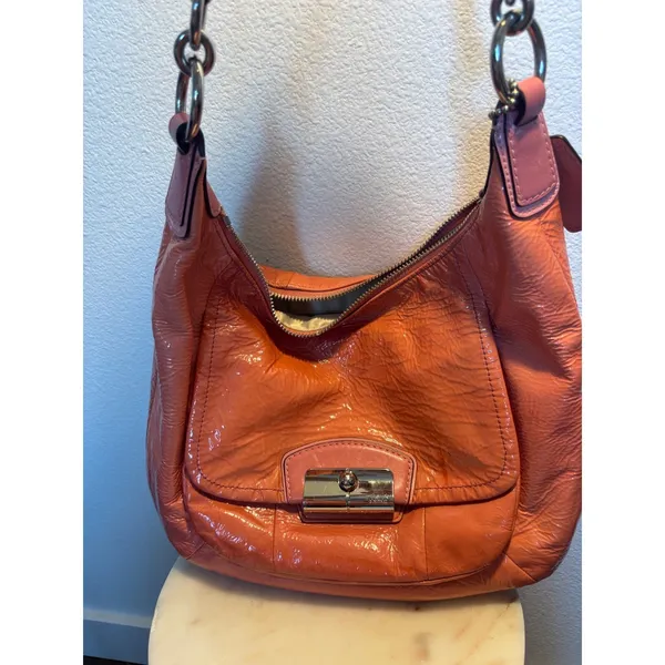 Coach Coral Pink Crinkled Patent Leather Hobo Shoulder Bag Turnlock Pink Bag - Image 4