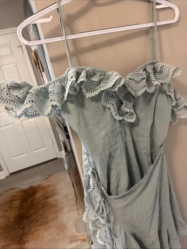 Selfie Leslie x Angel Biba Seafoam Blue Ruffle Cold-Shoulder Romper – Size Small - Image 3