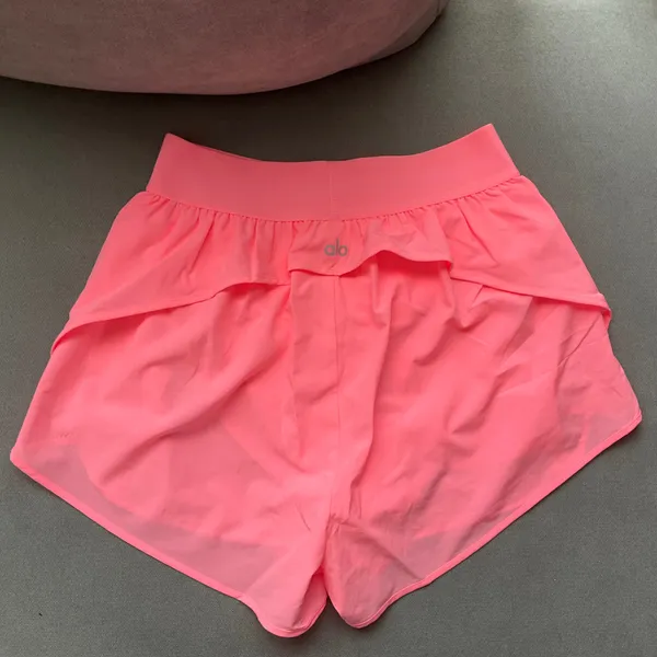 Alo Yoga Match Point Short Neon Bubblegum S - Image 10