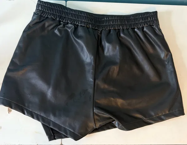 Amazon Black leather skort - Image 4