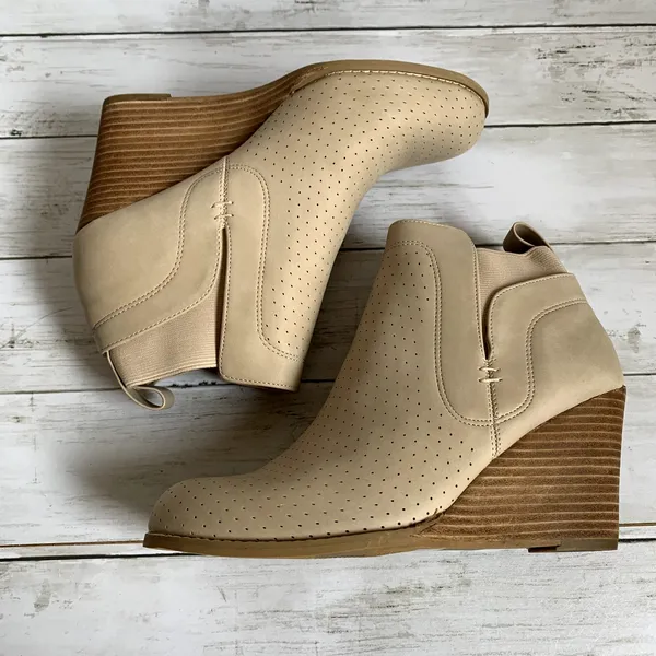 NWT DV by Dolce Vita‎ Gerdy Wedge Ankle Bootie in Beige Tan Size 9 - Image 5