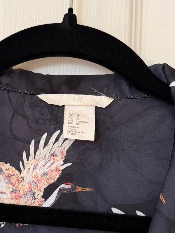 H&M Lounge Top - Crane Bird Print - Size 12 - Black White Red - Image 4