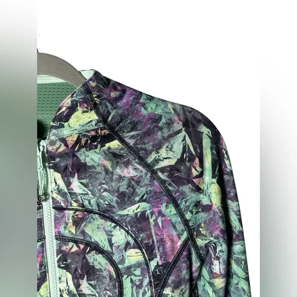 Lululemon Reversible Find Your Bliss Jacket Iridescent Multi Green‎ Size 4 - Image 4