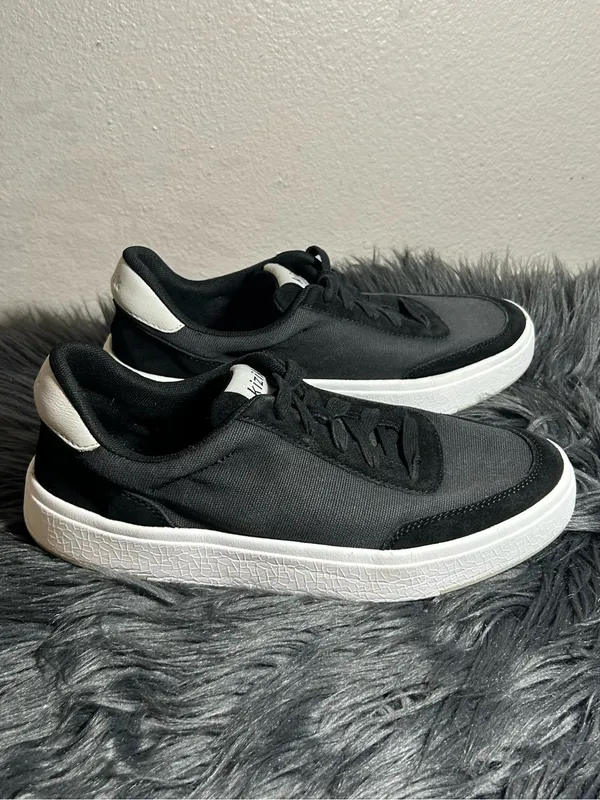 Kizik Prague Women’s Black Low-Top Casual Sneaker Size 9.5 - Image 5