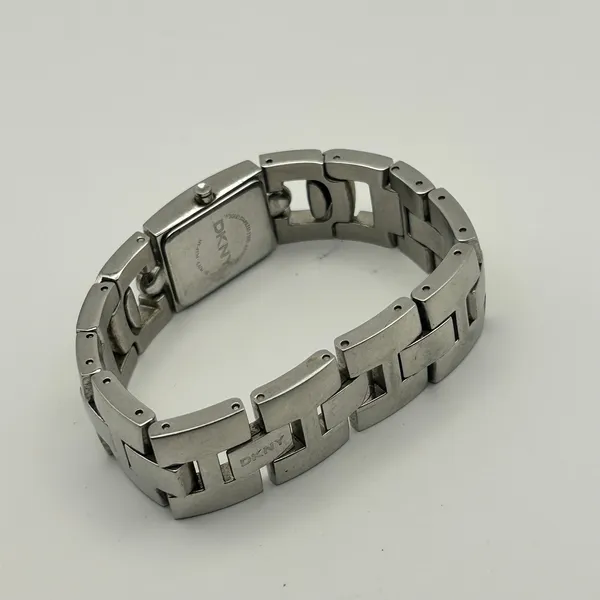 DKNY Silver-tone Encrusted Stainless Steel Band Watch Working New Battery - Image 5