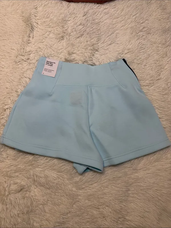 Nike High-Waisted Pleated Shorts in Light Blue - Image 5