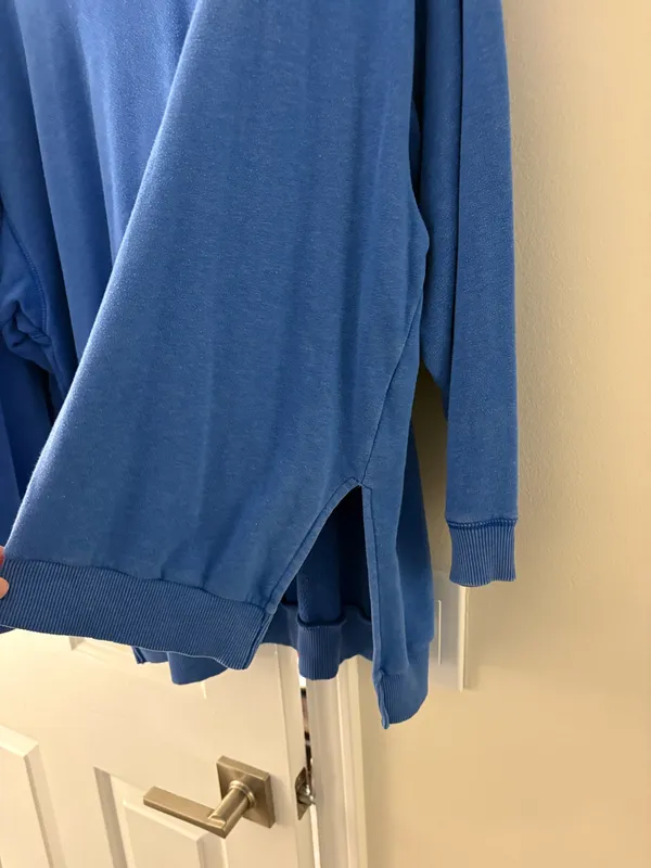 American Eagle Sweatshirt - Image 2