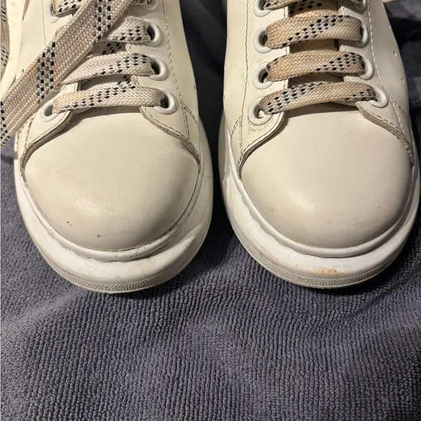 Women’s Alexander McQueen Larry Oversized White/Black Shoe Sz 38 1/2 Sz 7.5 US - Image 12